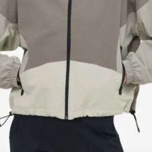 Under Armour women’s unstoppable jacket size large